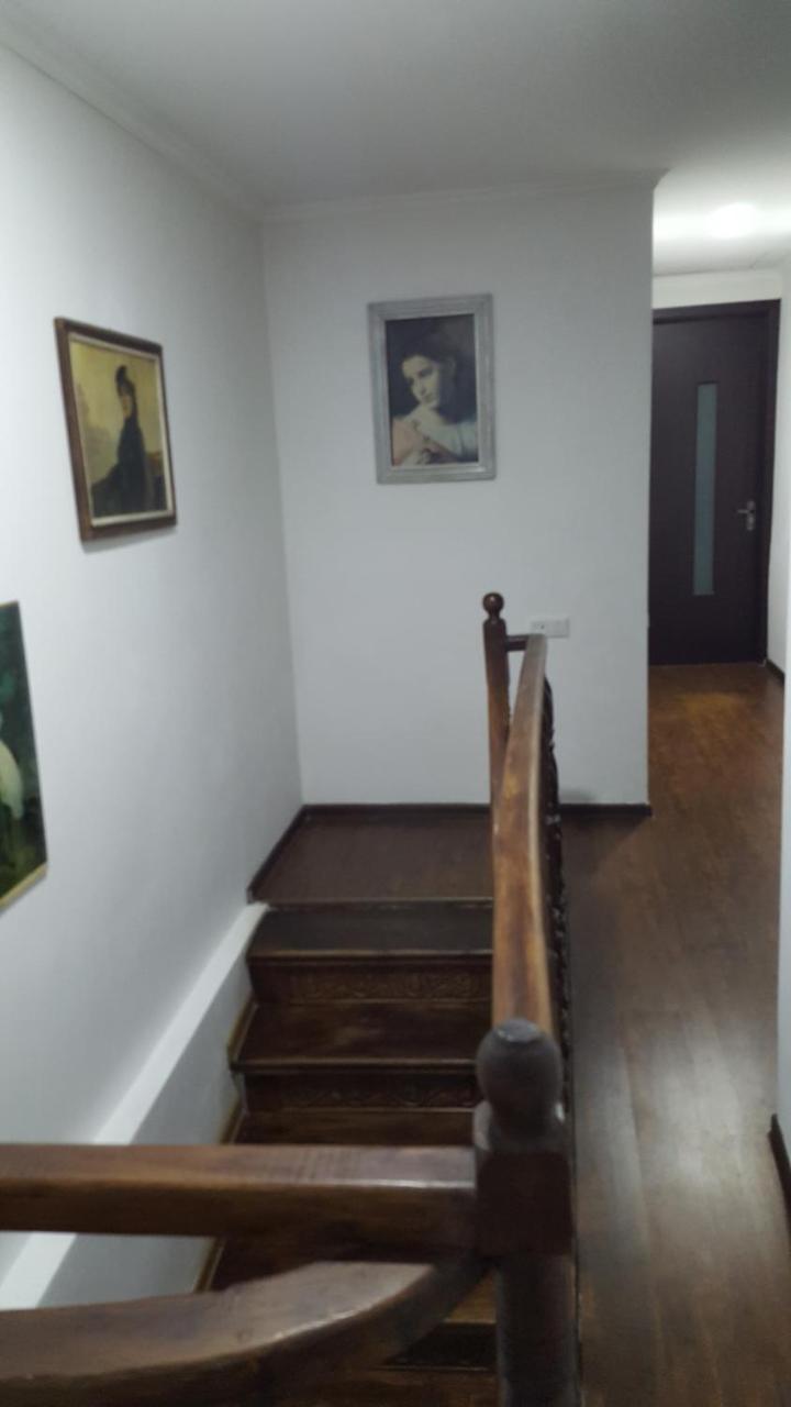 Guesthouse Different Tbilisi Exterior foto