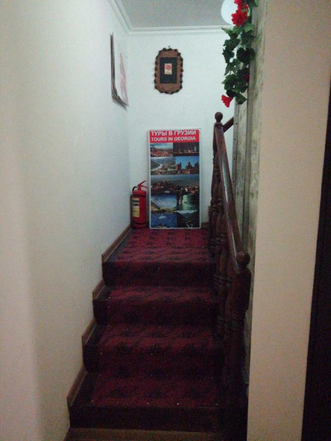 Guesthouse Different Tbilisi Exterior foto